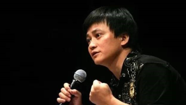 李承鹏｜铃铛下的狗