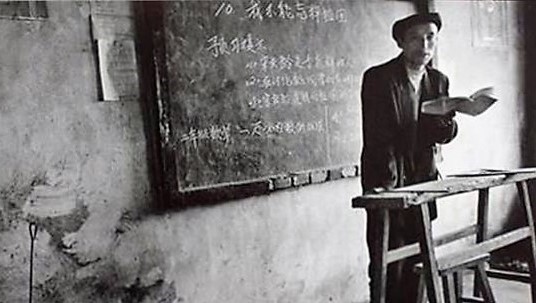 中国政府是制造大规模贫困的推手