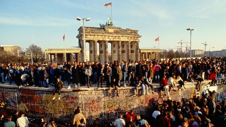 有一种恶叫绝对服从