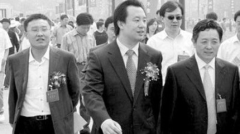 中国的官场中人最爱“打听”什么？