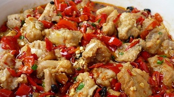 湖南人在家请客学做菜：豆豉辣椒蒸排骨