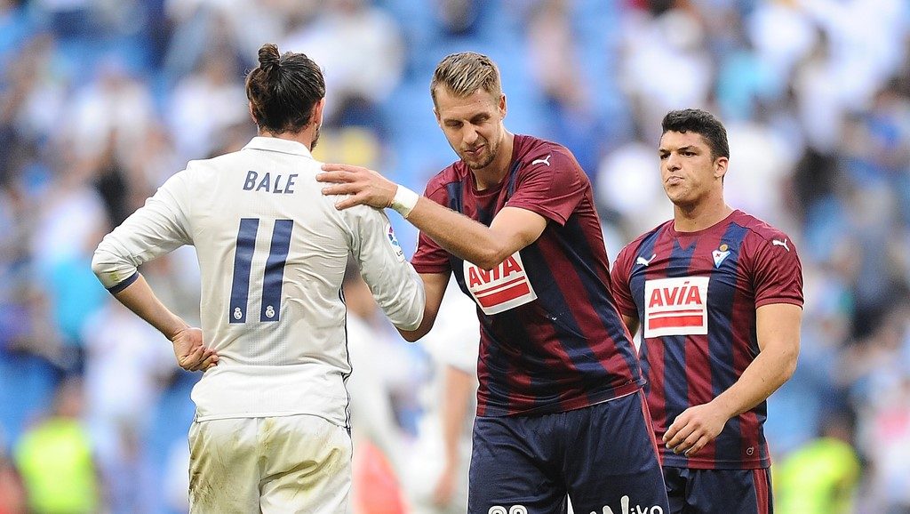 西甲-C罗助攻贝尔建功 皇马1-1埃瓦尔遇联赛3连平