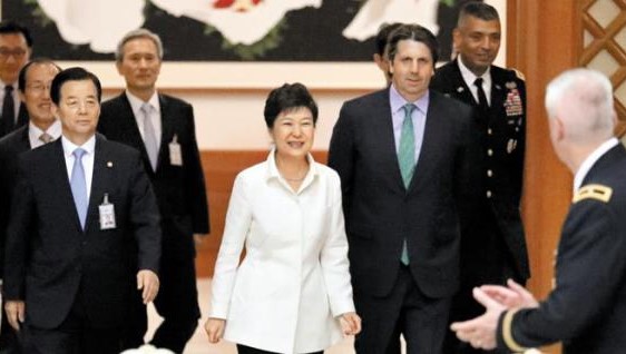 韩国总统朴槿惠与驻韩美军共进午餐