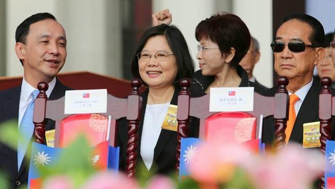 總統蔡英文上任首場國慶 盼兩岸更多對話