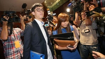 台陆委会称密切关注港议员宣誓风波