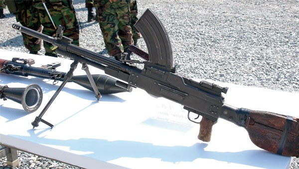 朝鲜军队装备的奇葩73式轻机枪