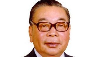 蒋经国：我以专制来结束专制