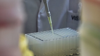 中共四处收集基因数据 用DNA管控维吾尔族人