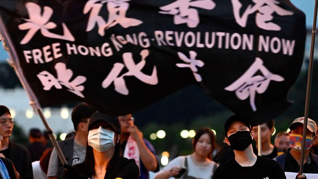 美参议员警告中共：不要视台湾为下一个香港