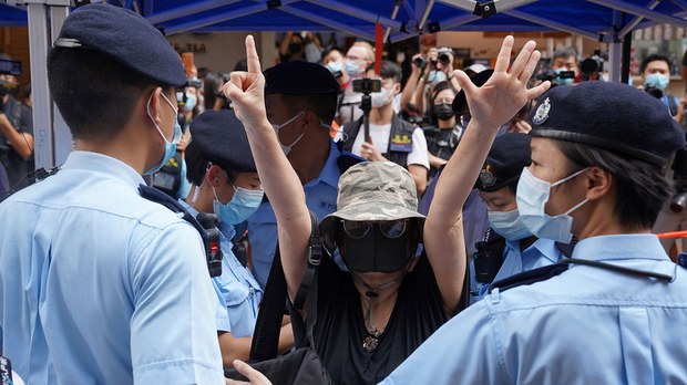 七成港青对警察和法治信心减弱 忧难维系法治