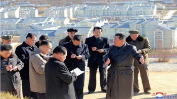 金正恩建设是“豆腐渣工程” 强风一来屋顶吹翻
