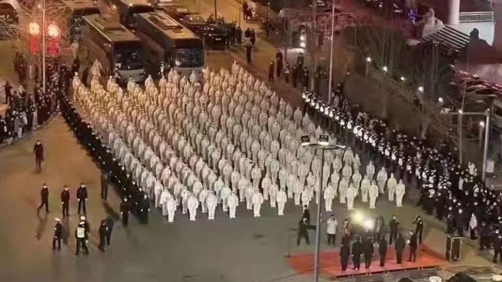 西安封城一片亂 居民滿肚火
