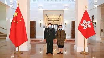 中国任命新疆反恐大将接掌驻港部队