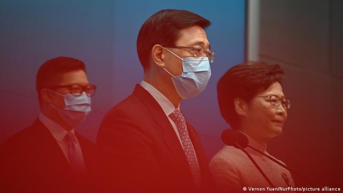 李家超参选特首 「武官」治港时代将至 评论忧香港走上自阉之路