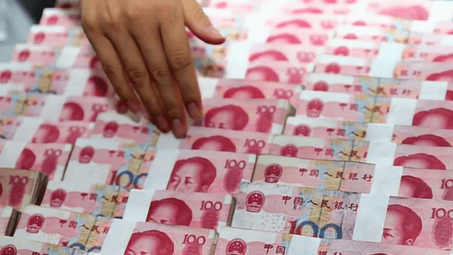 中国人民币逼近“破七”关口 “有秩序贬值”彰显内循环趋势