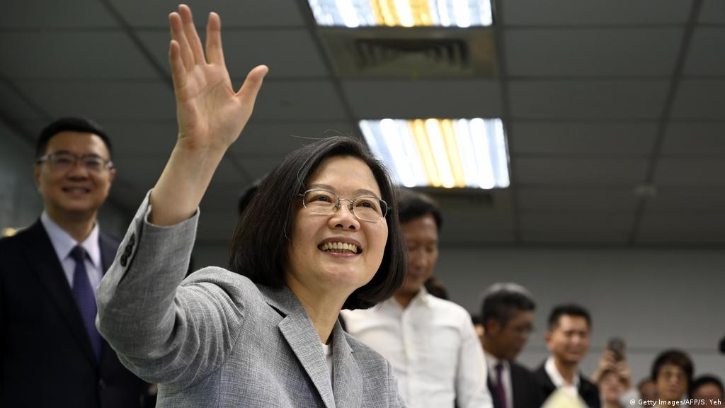 北京没理由对蔡英文过境反应过度