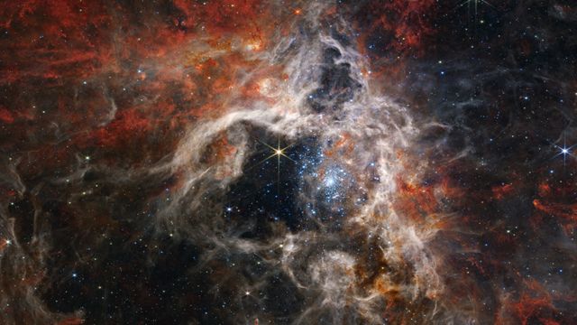 CNN：韦伯太空望远镜有新鲜镜头 一颗恒星爆炸后留下绚丽残迹 