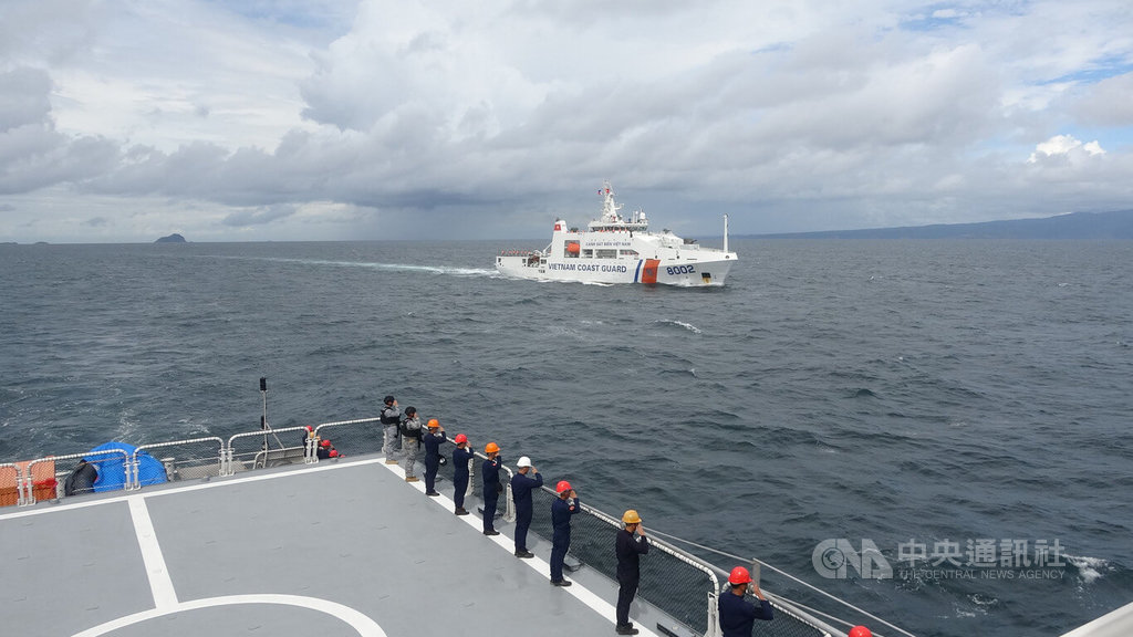 南海爭議升溫 菲律賓越南舉行首次聯合海上演習