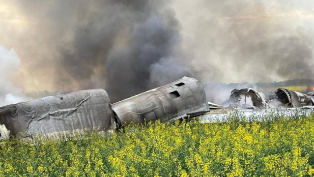 俄軍圖-22M3戰略轟炸機墜毀 機組人員彈射逃生