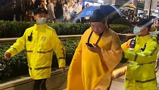 上海严控万圣节变装活动　警力重兵布控引发质疑