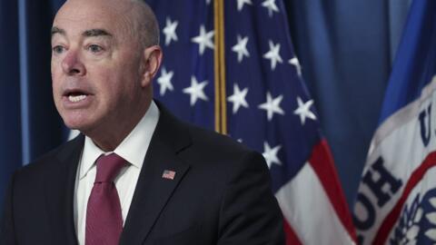 美国国土安全部将因强迫劳动行为限制 100 多家中国公司的商品入美