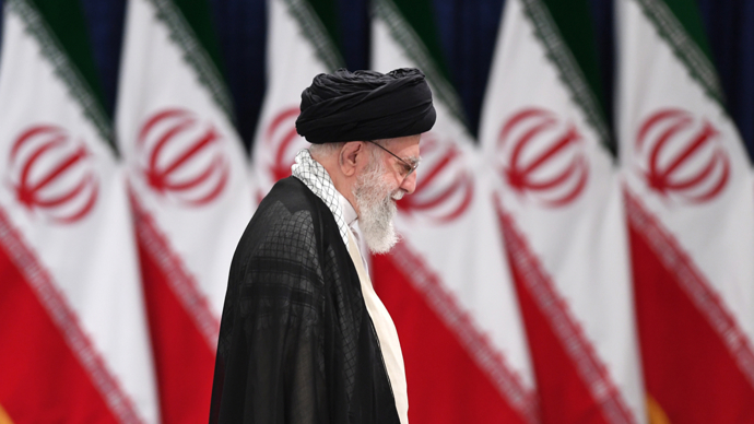 纽约时报：特朗普称伊朗最高领袖哈梅内伊在袭击中身亡